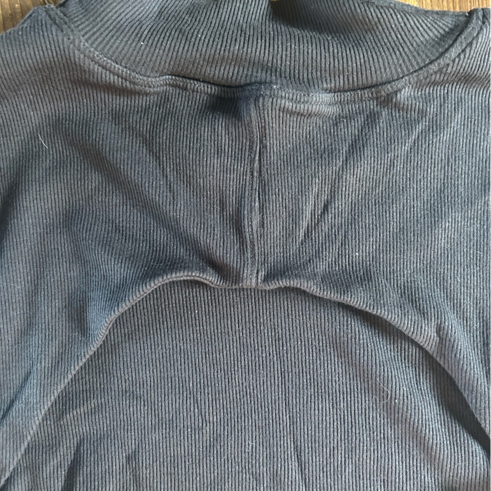 Lululemon Women's Black Long Sleeve Open Back Mock Neck Top - Picture 8 of 10